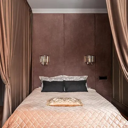 So Stylish Downtown Apt Near Railway Station Minsk