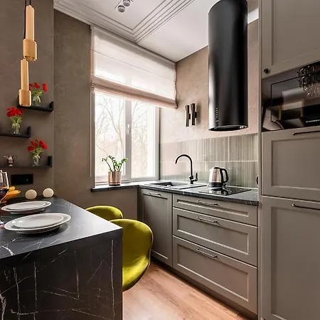 So Stylish Downtown Apt Near Railway Station *