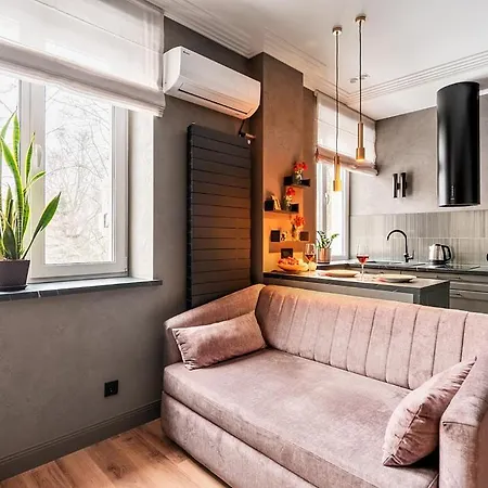 So Stylish Downtown Apt Near Railway Station * Minsk