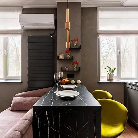 So Stylish Downtown Apt Near Railway Station * Minsk