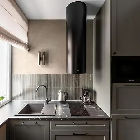 So Stylish Downtown Apt Near Railway Station Apartment *