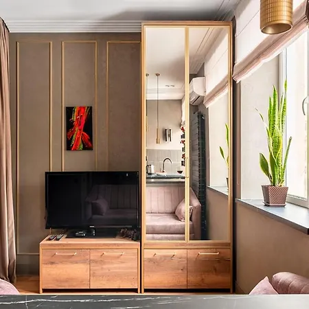 So Stylish Downtown Apt Near Railway Station Apartment